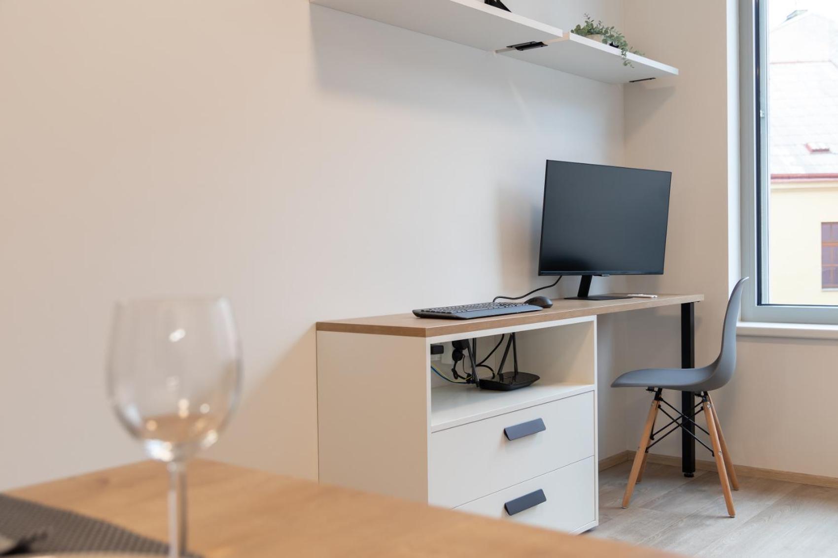Smart With Ultra Fast 1gbps Wifi And Air Conditioning Apartment Prague