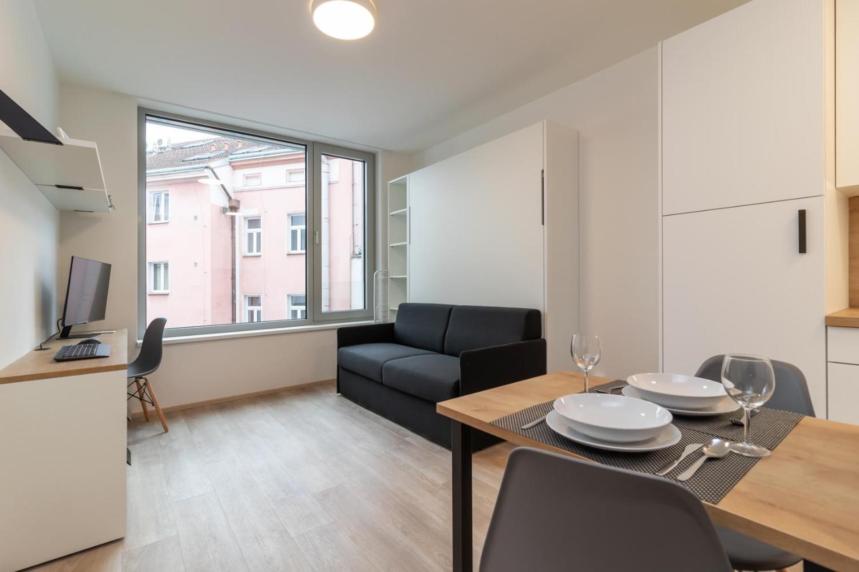 Smart With Ultra Fast 1gbps Wifi And Air Conditioning * Prague